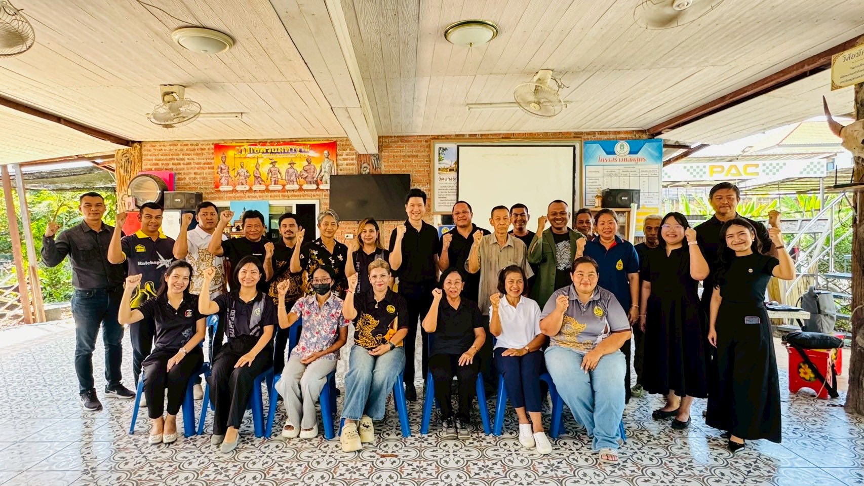 พช.อำเภอเมืองนนทบุรี เดินหน้าโครงการสร้างเครือข่ายผู้นำการเปลี่ยนแปลง ขับเคลื่อนตำบลบางรักน้อยสู่ความเข้มแข็ง