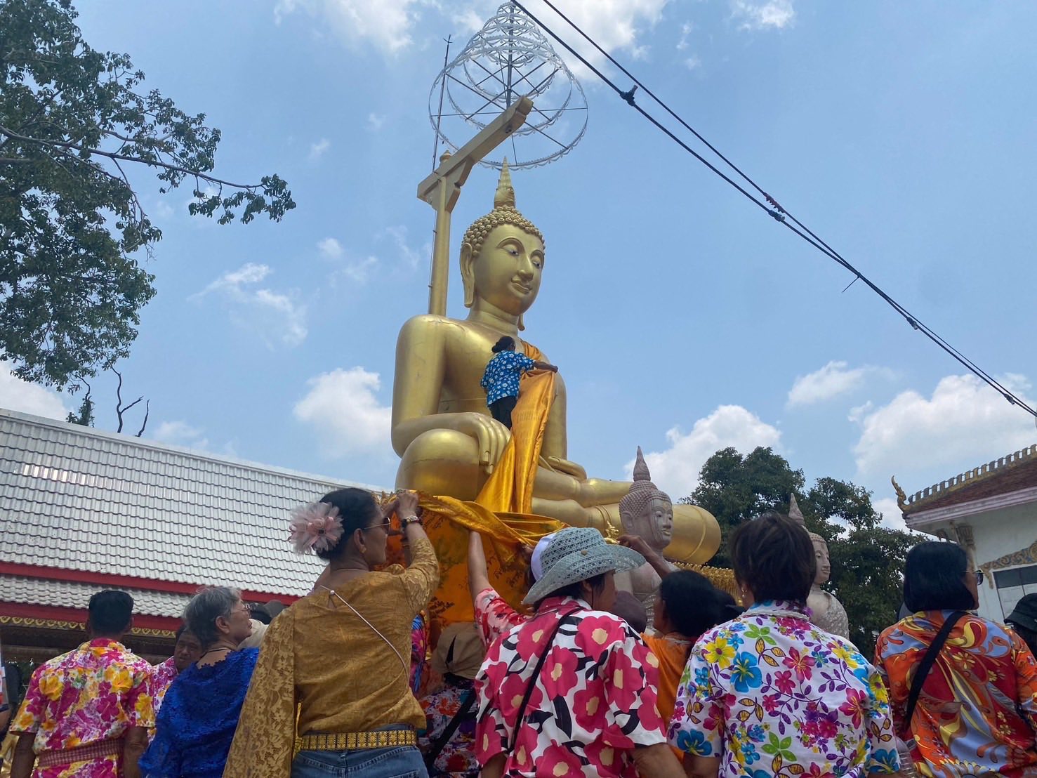 พช.เมืองนนท์ร่วมงานมหาสงกรานต์ วัดบางรักน้อย นนทบุรี