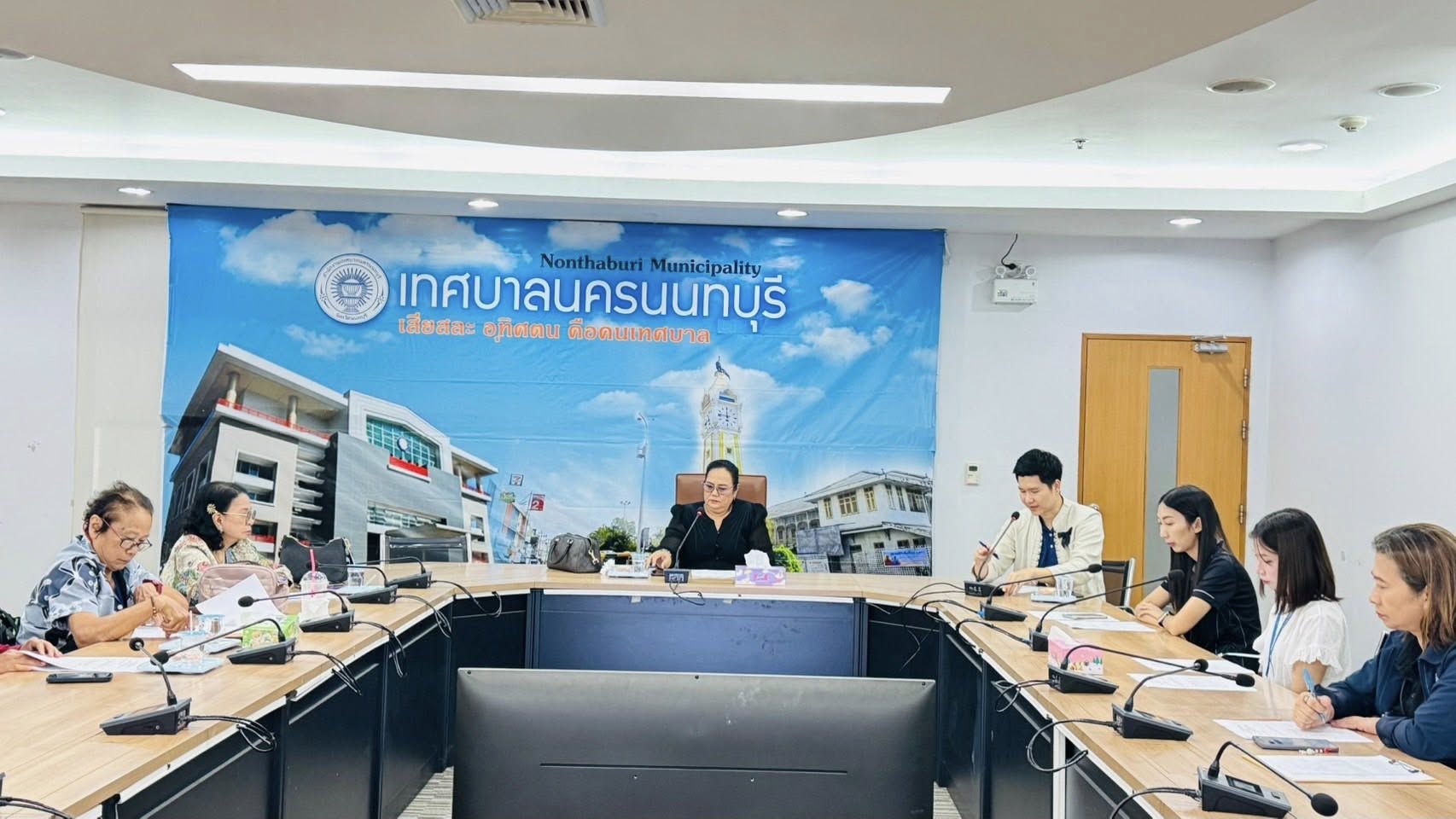 สพอ.เมืองนนทบุรี ขับเคลื่อนงานกองทุนพัฒนาบทบาทสตรีนครนนท์