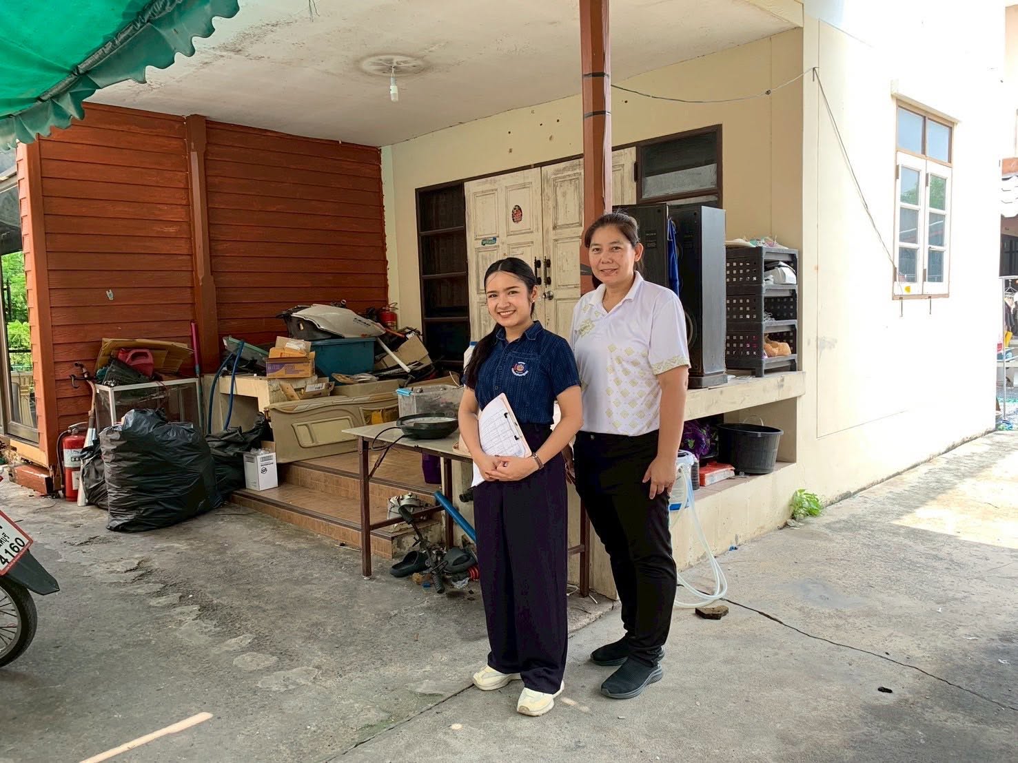 สพอ.เมืองนนทบุรี ลงพื้นที่ติดตามลูกหนี้กองทุนพัฒนาบทบาทสตรีไทรม้า 